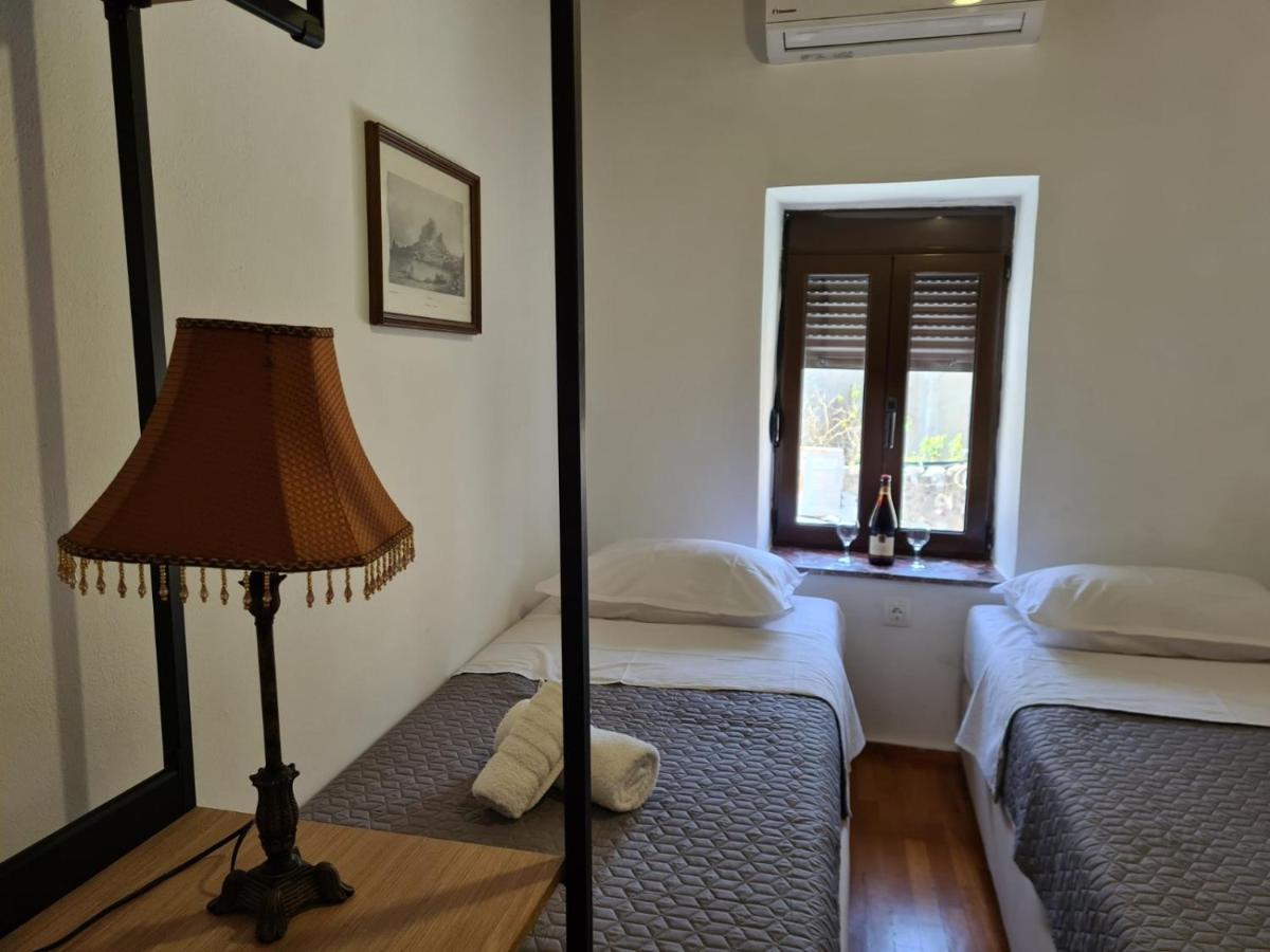 Cosmos Old Town Apartment Rhodes City Exterior photo
